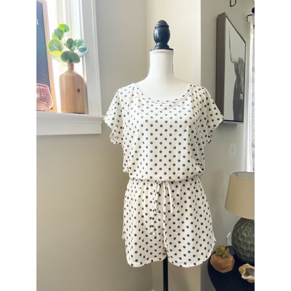 NWT Perfect Peach Polka Dot Romper - Size M